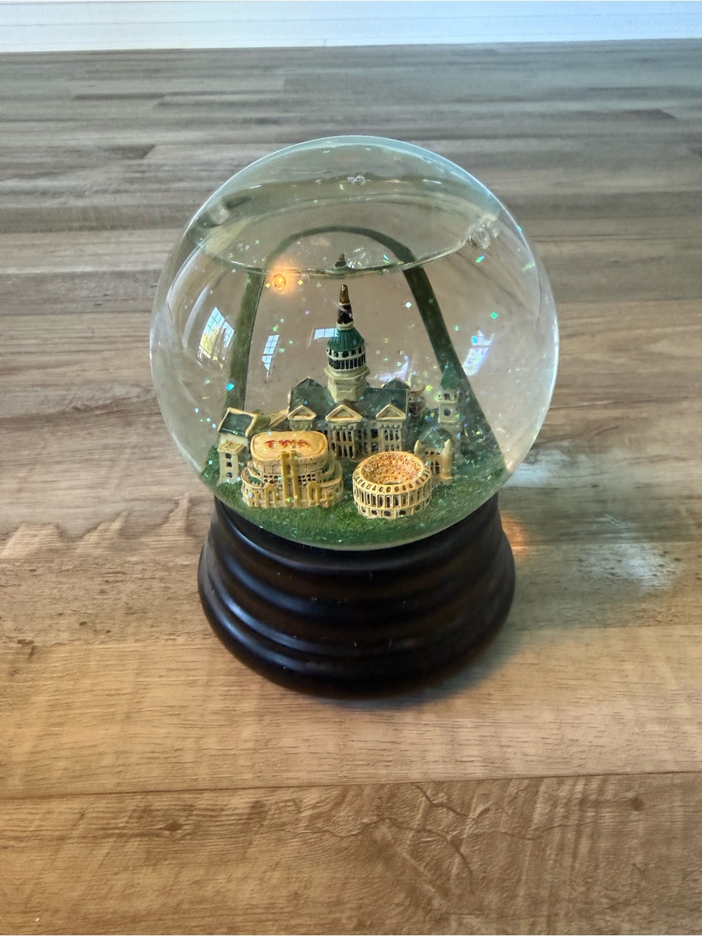 St. Louis Landmark Snow Globe - Green and Gold